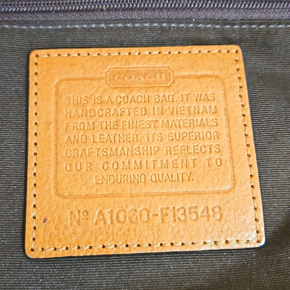 COACH F13548 AUTHENTIC SHOULDER BAG TAN, BROWN SIGNATURE CANVAS PREOWNED - Picture 10 of 12